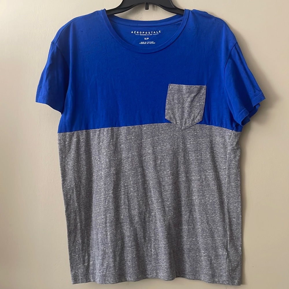 Aeropostale blue and gray tee